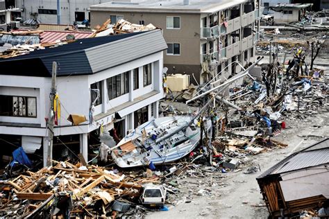 2011 Tohoku Deprem ve Tsunamisinin Japonya'nın Nükleer Enerji Politikasına Etkileri: Hiroki Amano ve Mühendislik Çağında Yeni Bir Dönem